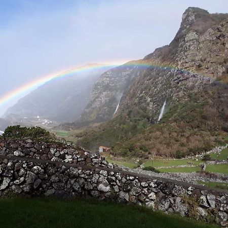 Vila Casas Da Cascata Lajes das Flores Exteriér fotografie