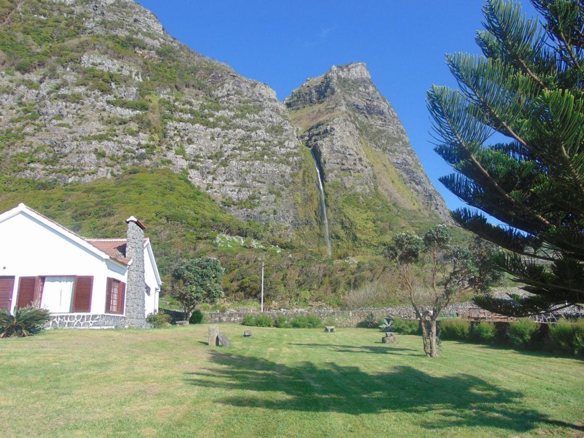 Vila Casas Da Cascata Lajes das Flores Exteriér fotografie